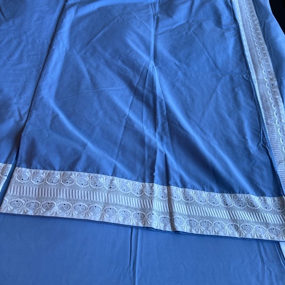 Blue & White Eyelet Bed Cover & 2 Matching Pillowcases - Picture 2 of 8